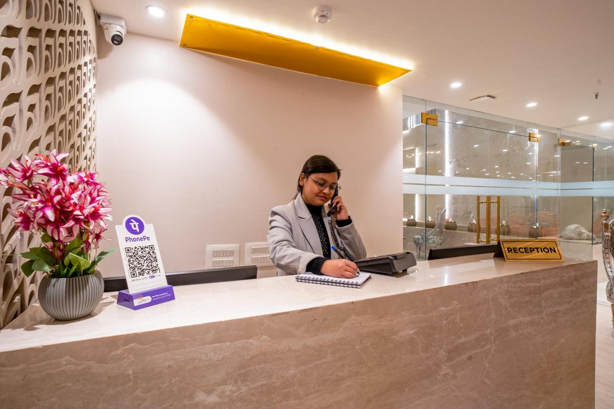 Ginger Palace Delhi Airport Hotel New Delhi
