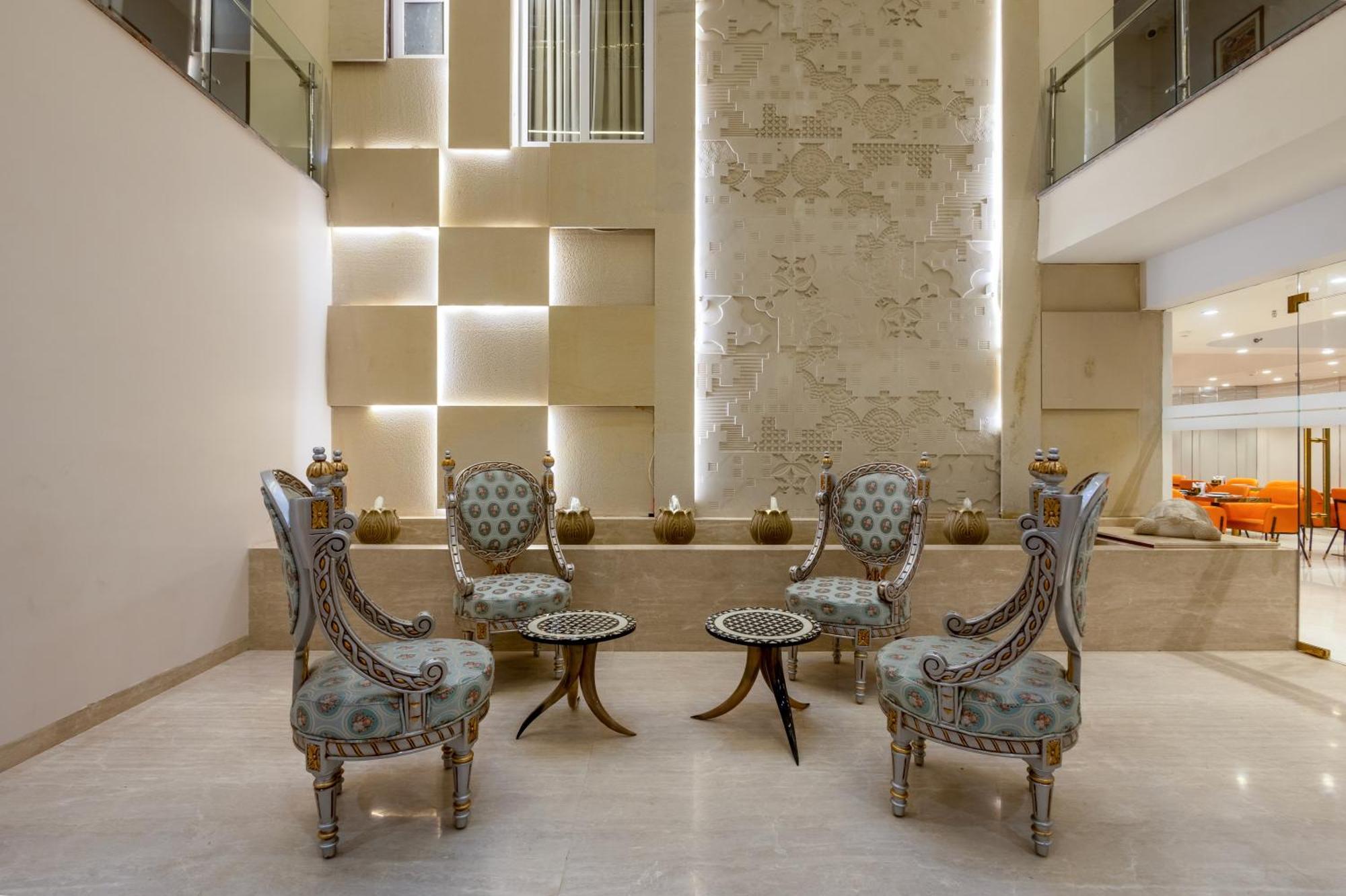 Ginger Palace Delhi Airport *