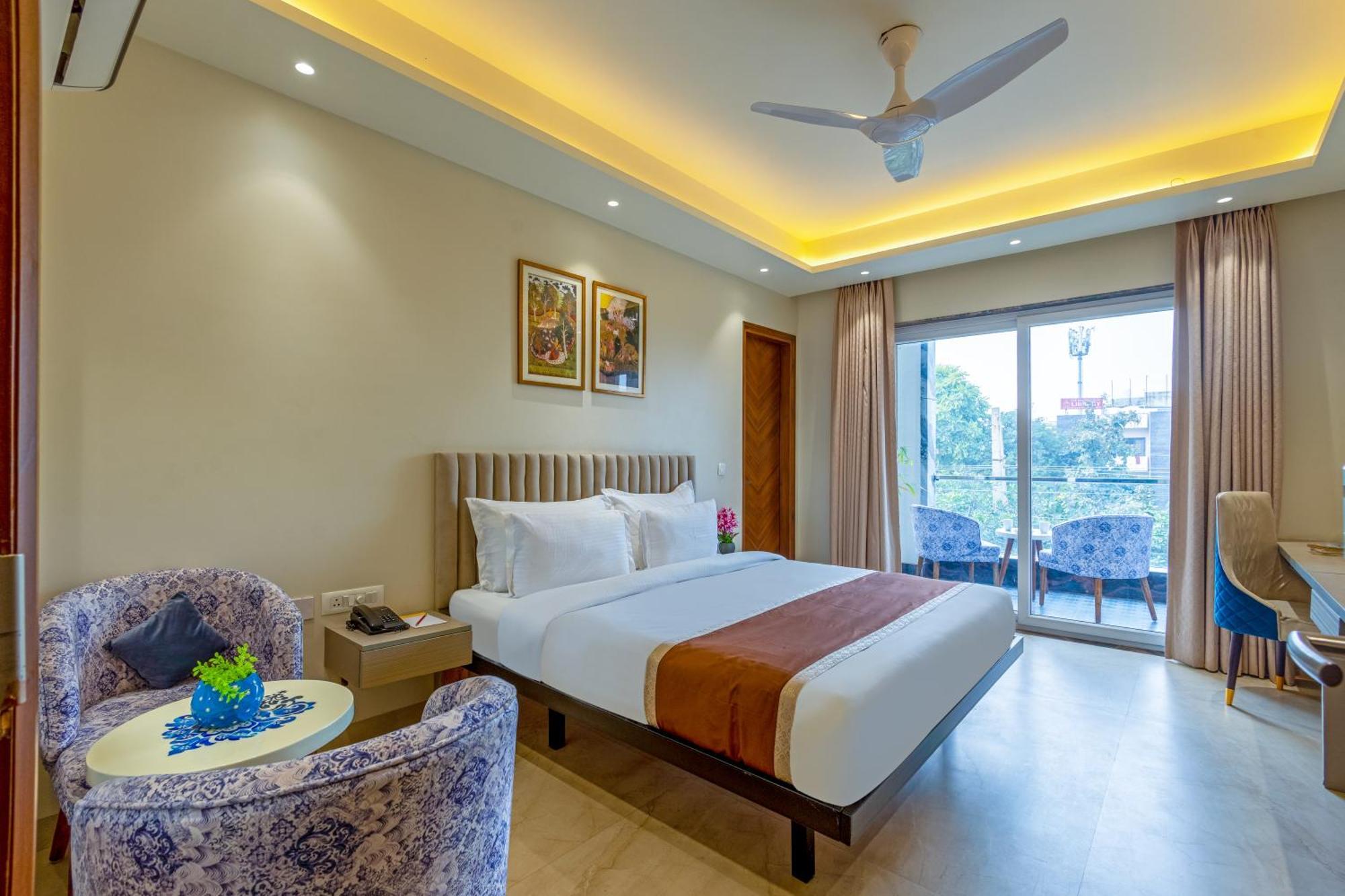 Ginger Palace Near Delhi Airport Hotel